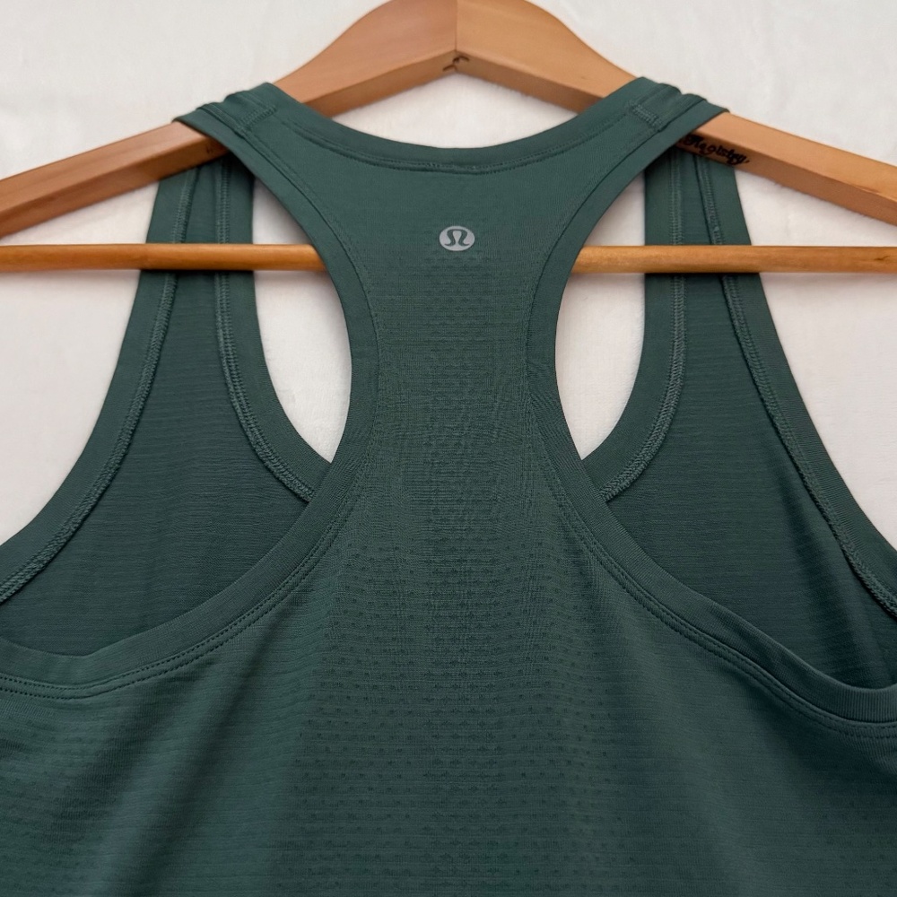 Lululemon Swiftly Tech Tank Race Length, Medium Forest, Size 2